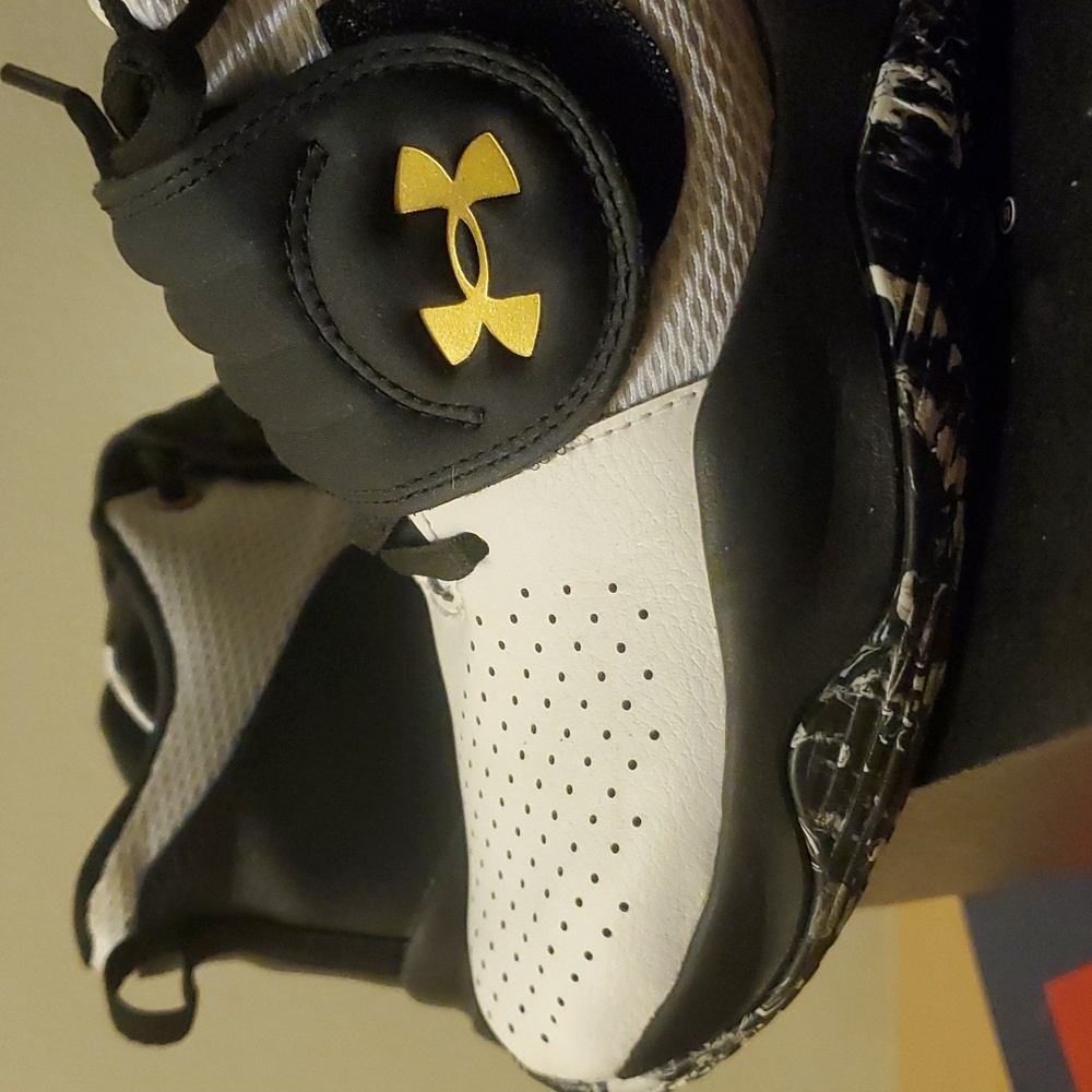 UNDER ARMOUR - Picture 7 of 14